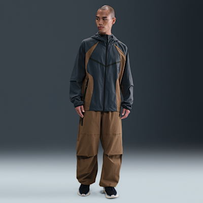 Nike Tech Men's Woven Oversized Trousers. Nike DK
